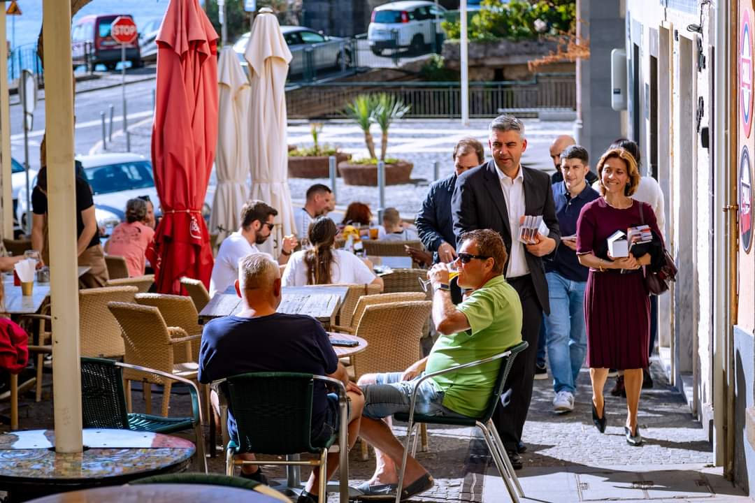 psd_madeira's tweet photo. Prosseguindo a sua estratégia de proximidade e esclarecimento dos cidadãos, um pouco por toda a Região, a Candidatura "MADEIRA PRIMEIRO" esteve na Ponta do Sol, reiterando o apelo ao voto nas próximas Eleições Legislativas Nacionais do dia 10 de março.

#MadeiraPrimeiro https://t.co/Or7jxOyuaE