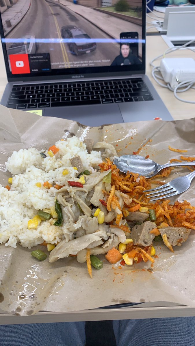 sateasinnn's tweet photo. Warteg Biru (di Kantim Supir Lotte Kuningan)

(7/10)

terlihat berantakan tpi rasanya nikmattty wkakak apa lgi kentang mustofanya beuh mantap

jamir, kentang mustofa, baso sama mix vegetable hrgany cuman 17k / 18k gtu sgt nyaman di kantong xixi https://t.co/Ysc39kv1fh