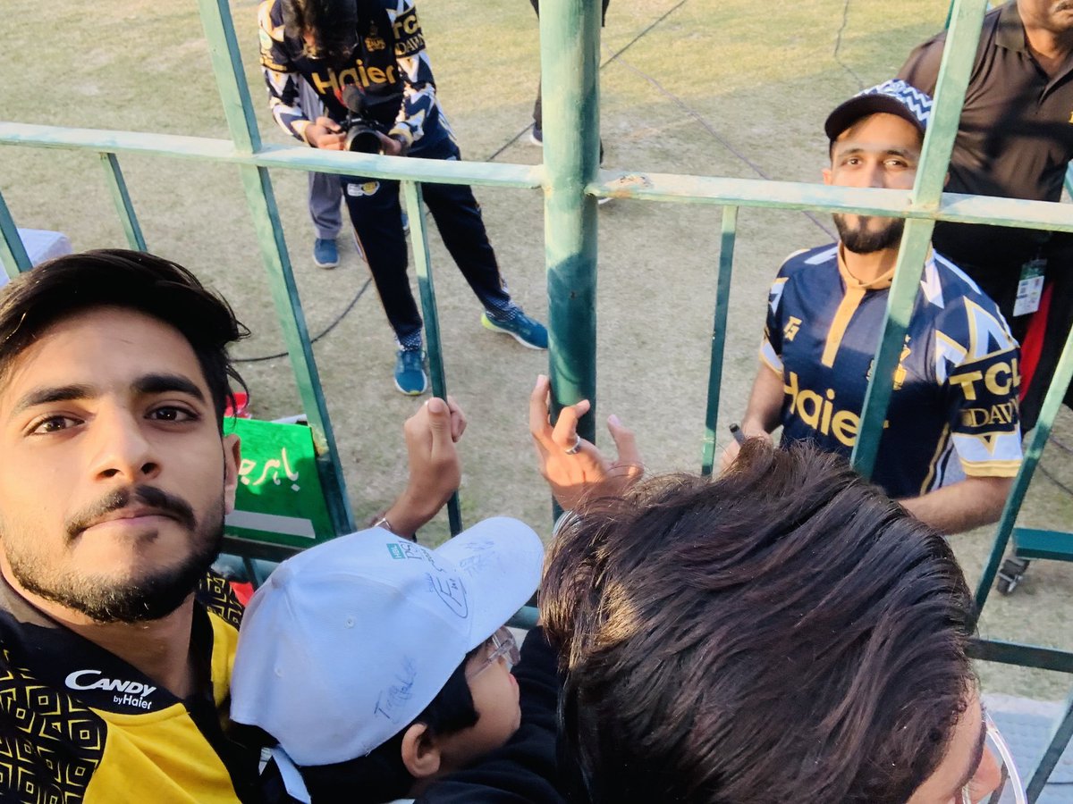 Umer14Waseem's tweet photo. Thanks my fav 💛🔥 https://t.co/fufaPOPJOY