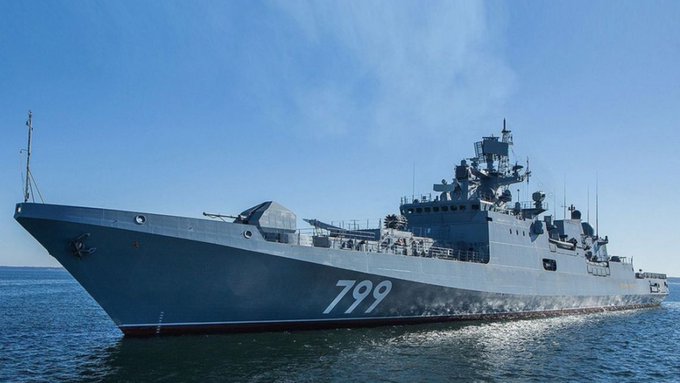 ok_ukraine's tweet photo. Эх,если бы Нептун утащил на дно чёрного моря вот эту рухлять под названием фрегат "Ад��ирал Макаров" ,тогда можно было бы порвать ещё один "баян"

Ретвит = согласен!!! https://t.co/iOvARoZf7u