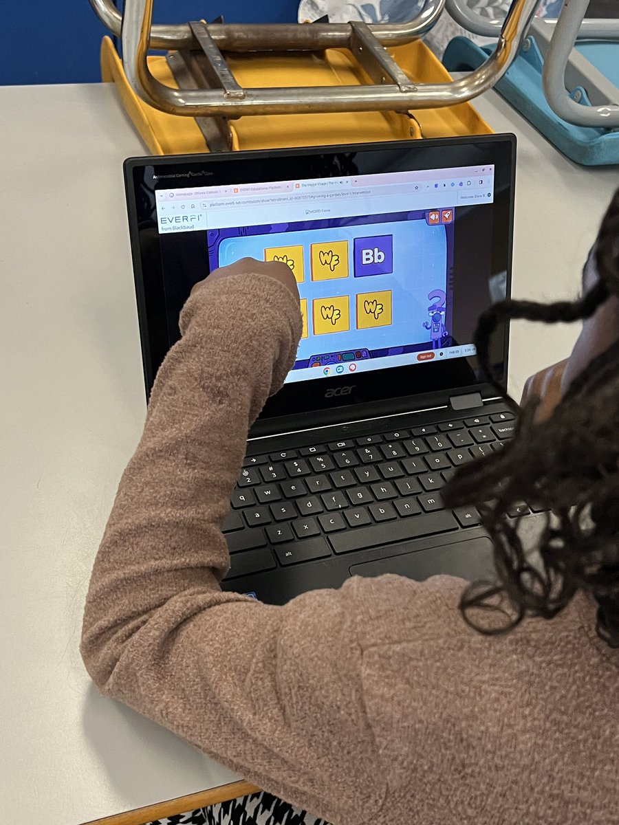ChantalUlicny's tweet photo. Today we were successful in @CaterinaEvert gr1 setting up her class to use #wordforce on #Everfi this is a great way to practice phonics in centres in your classroom! It’s on your #ocsbportal the engagement & excitement in the room was electrifying! @SMYocsb @OCSBelementary https://t.co/9SVqOcaKk8