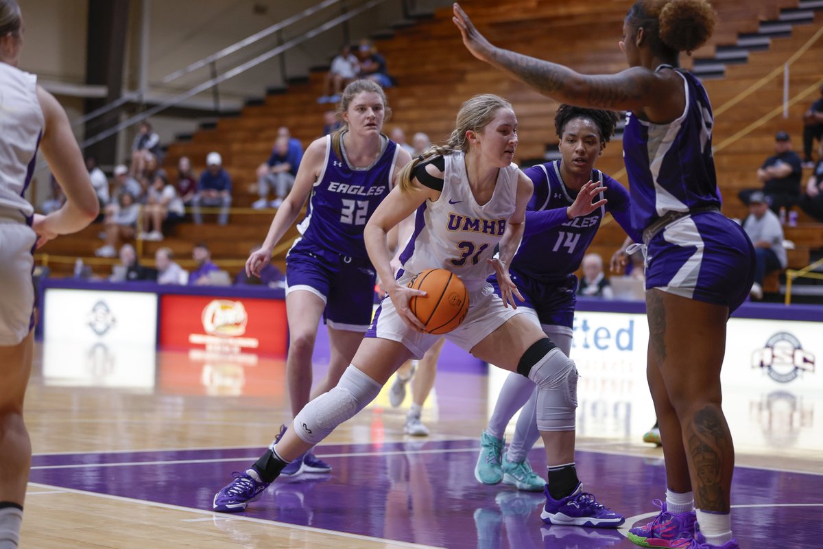 UMHB Women's Basketball🏀 tweet media