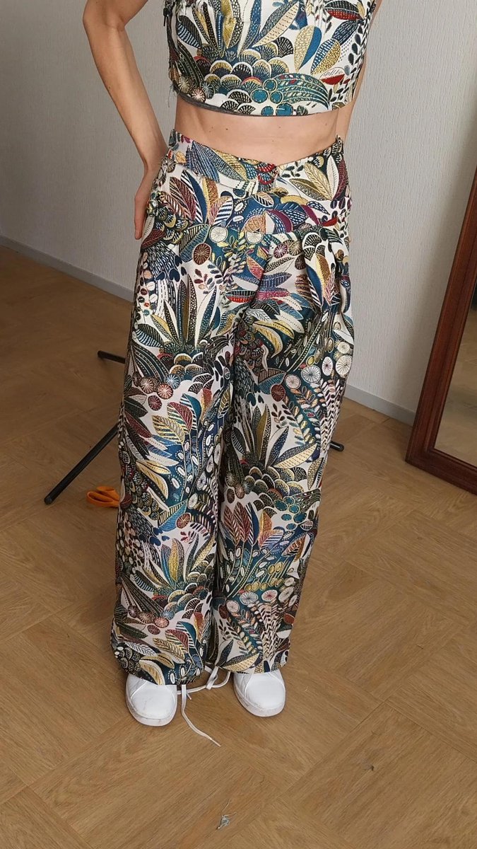 sobags64's tweet photo. pièce unique. Merci à Anaïs pour sa confiance.  nous travaillons déjà sur un autre modèle sorti tout droit de son imaginaire très coloré 
#pantalon #sobags64 https://t.co/nPYAWtV6Es
