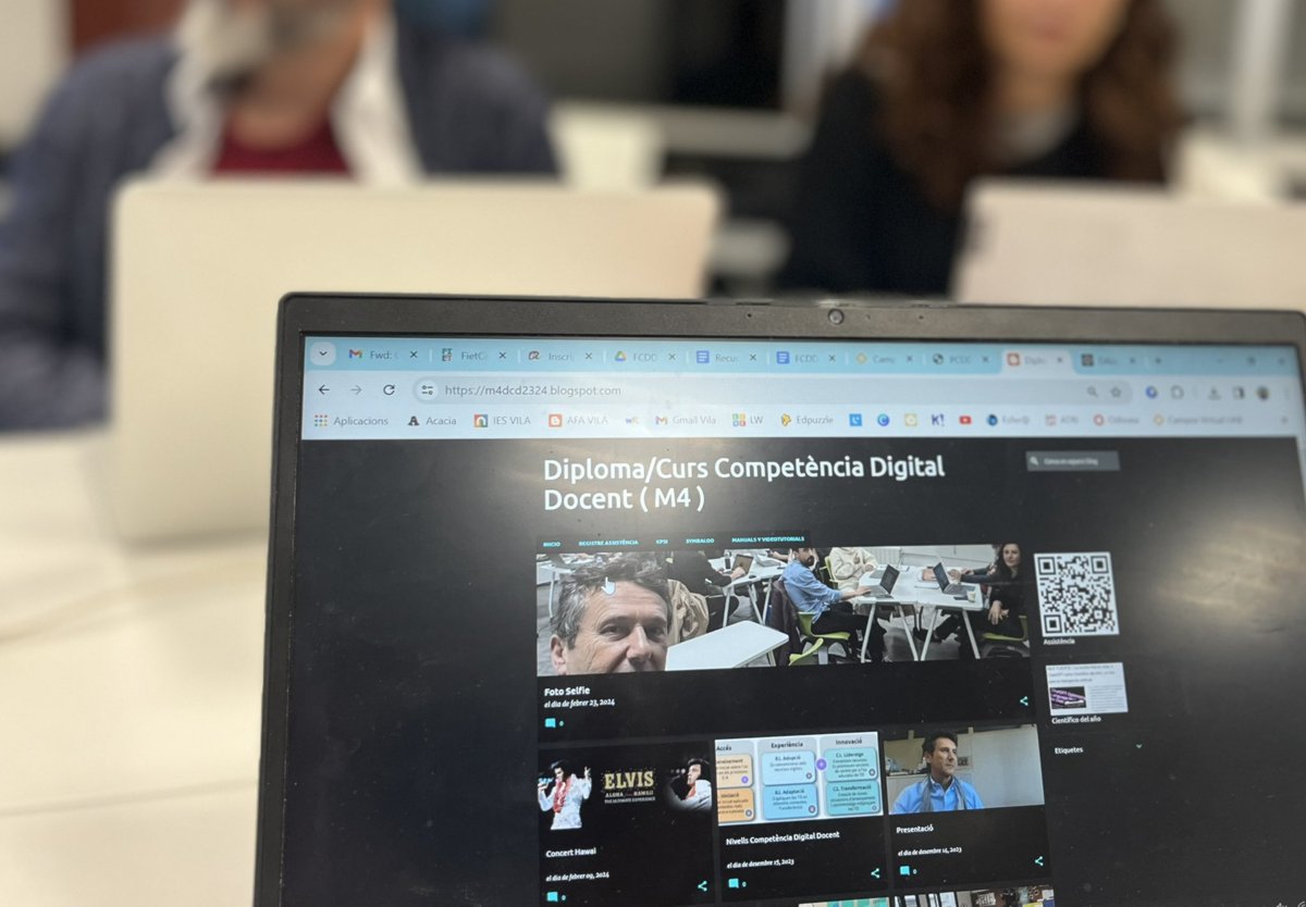 Montse_4's tweet photo. Som immigrants digitals amb bona nota! Practicant recursos digitals amb @masterentac #diplomacdd #innovacio #uab #fridays https://t.co/rzOHqw2tmq