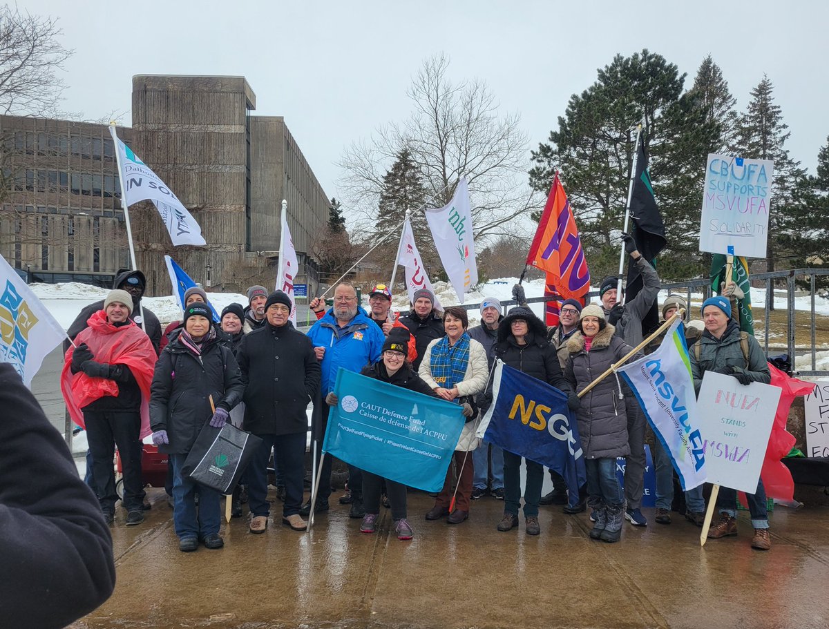 Ptwohig's tweet photo. This is what solidarity looks like. NS Fed of Labour, NSGEU, PSAC, & other unions from the Halifax area. Faculty Associations & Unions from across Canada. We all stand with @MSVUFA and MSVU students in their struggle. Their struggle is our struggle. @CAUT_ACPPU @SMUFacultyUnion https://t.co/VaDbKkeT1C
