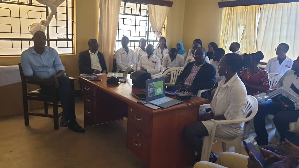 KingCeasorUni's tweet image. 🎓 Exciting day as our MBChB 4.2 students showcase their COBERMS report to Mukono District Health Management at the boardroom of the District Health Officer! 🏥📊 #HealthcareLeaders #ResearchInAction #MukonoDistrict #kingceasoruniversity