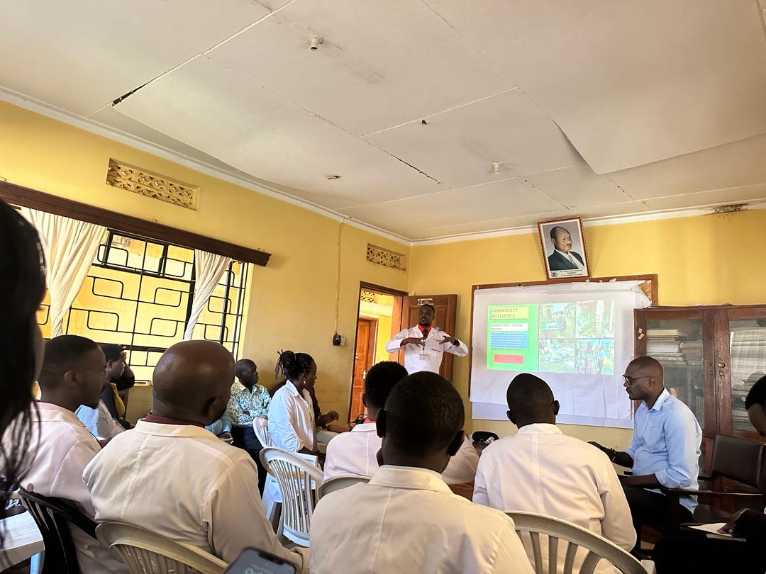 KingCeasorUni's tweet image. 🎓 Exciting day as our MBChB 4.2 students showcase their COBERMS report to Mukono District Health Management at the boardroom of the District Health Officer! 🏥📊 #HealthcareLeaders #ResearchInAction #MukonoDistrict #kingceasoruniversity