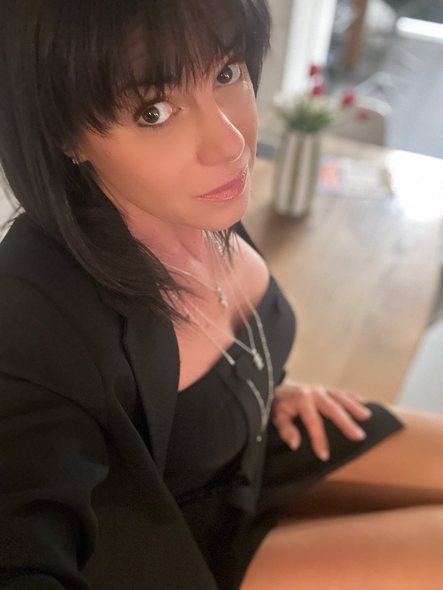 noe2661's tweet photo. Fucking perfect…🖤

#Friday #FridayNight https://t.co/sxxHkxric3