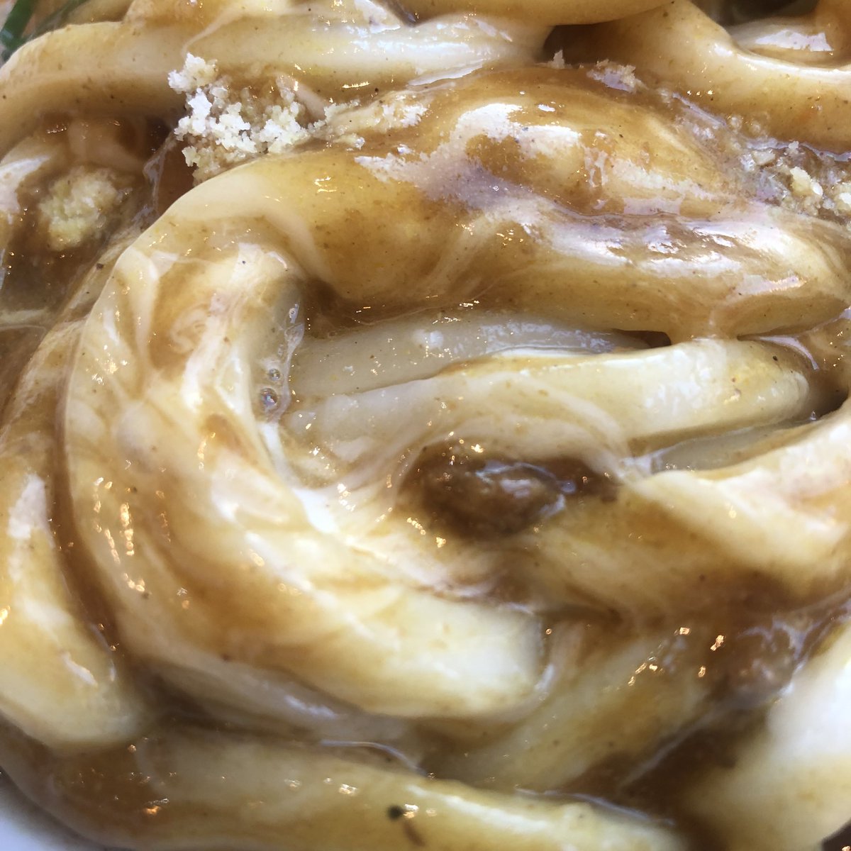 本日2月24日(土)
臨時休業です。

26日の月曜日
気をつけて食べに来てください🙏✨
#長く愛されるうどん屋  #うどん好き　 
#同じ釜の飯　#うどん讃香　
#慶応仲通　#建築会館　
#田町ランチ　#田町うどん　
#期間限定 #うどん