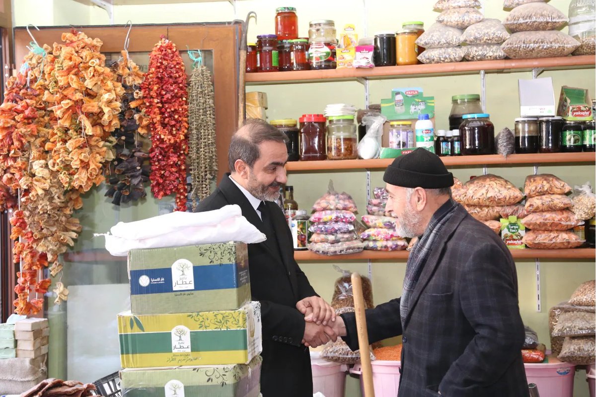 avcaglarduran's tweet photo. 📍Çarşı Mahallesi

Çarşı Mahallemizdeki esnafımızı ziyaret ederek vatandaşlarımızla bir araya geldik. 

Bizleri sıcak sohbetleriyle karşılayan, destekleyen esnafımıza ve hemşehrilerime teşekkür ederim.

Tüm esnafımıza hayırlı, bereketli kazançlar diliyorum. https://t.co/tUgIlZVQHm