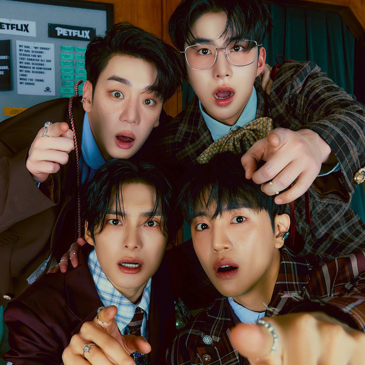 Genius_kor's tweet photo. #GeniusCharts | “My Girl” by A.C.E (@official_ACE7) debuts at #1 on the K-Pop chart in Genius Korea! 

It becomes their third entry and their first #1 on the chart!

https://t.co/C4JXvYRWtQ https://t.co/FP29i5s9G4
