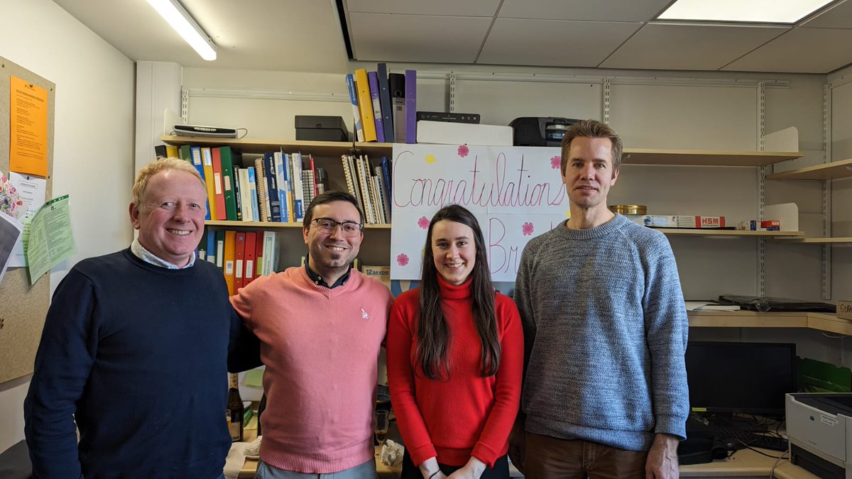 Dr Breagha Magill examined by @PlantPhys_Cam and @AndruRomanowski thank you examiners! Well done Breagha, soon to be part of the Somers lab in Ohio. Breagha and I did not meet for the first year of her PhD due to COVID!
