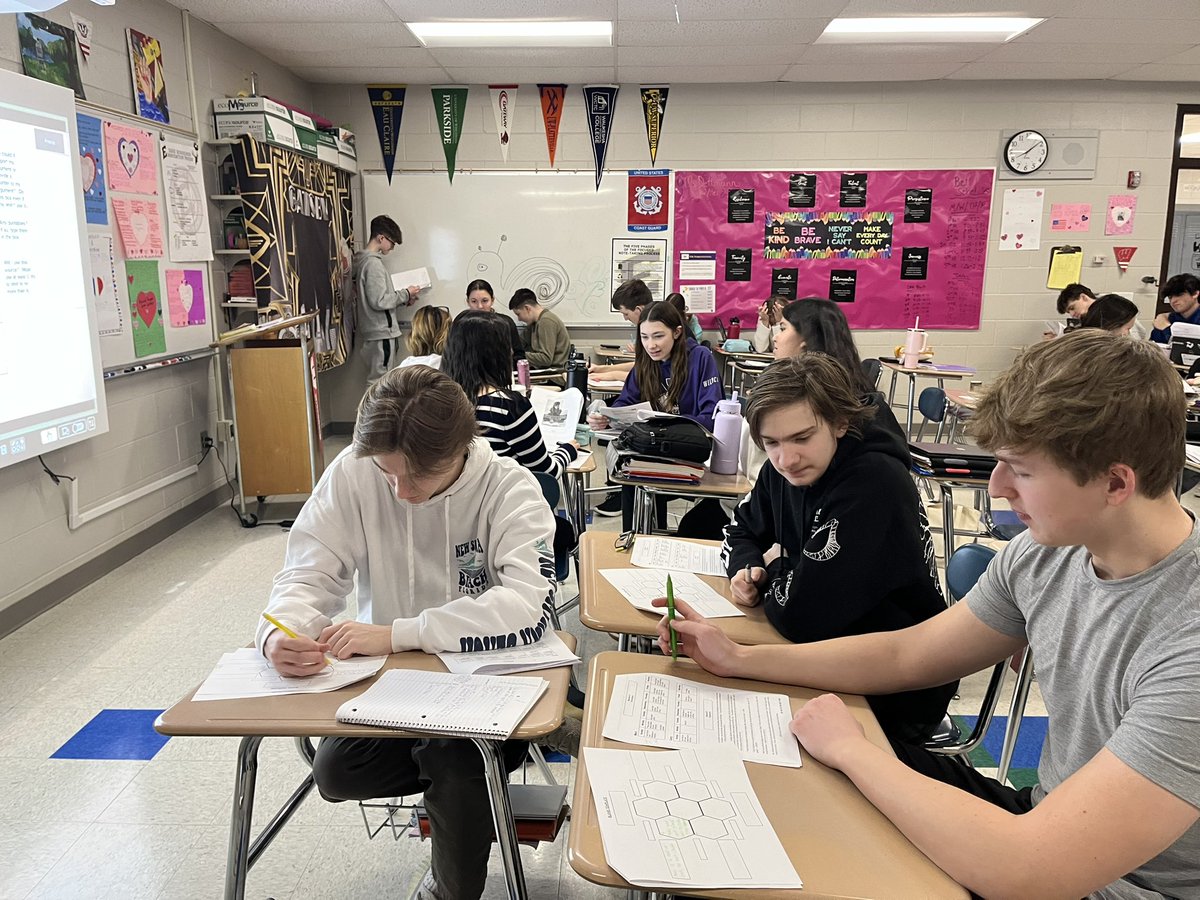 DettmannLisa's tweet photo. AP Lang. students are “creeping” on Marc and Carly’s relationship status. High School Drama Prompt Synthesis is always engaging and entertaining. #eahsgo #ElmerElk #1Herd #APLang. #thxStormsnFreitas https://t.co/z2091AmM30