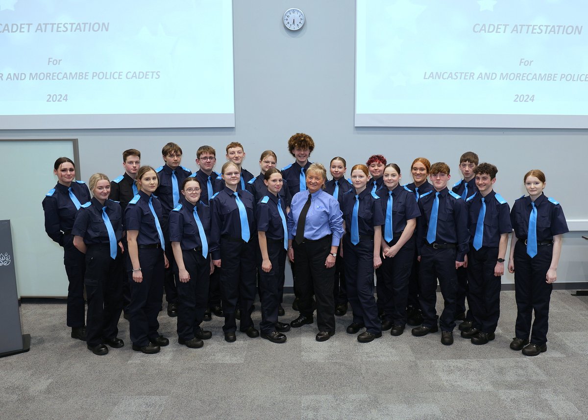 FEEL GOOD FRIDAY! 🙌 Cadets and Cadet Leaders from our local unit were recently sworn in at a local attestation ceremony! Friends and family came along to see the Cadets awarded certificates to officially commemorate the occasion. 👏 👏 👏