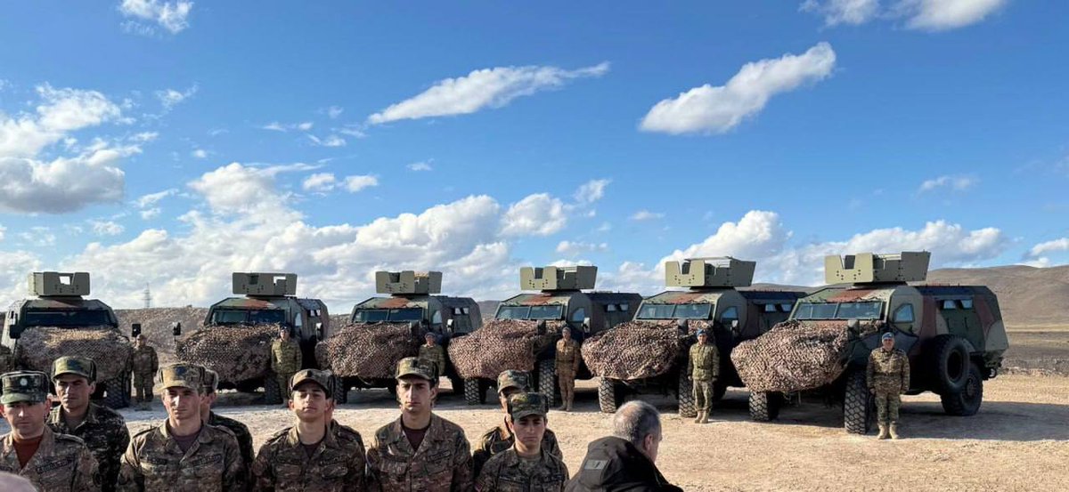 First photos of French Bastions in Armed Forces of Armenia. Looking forward to see GM200 radars and Mistral SAMs, as well as further procurement of such air defence assets as Crotale and SAMP-T

#France #Armenia #Military #defence #defense