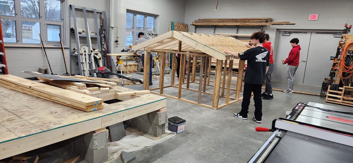 Construction trades are at again! Rafter framing on one and trusses going up next on another! Small scale but huge lessons learned! #NewPalProud @VoelzJames @SouthernHancock