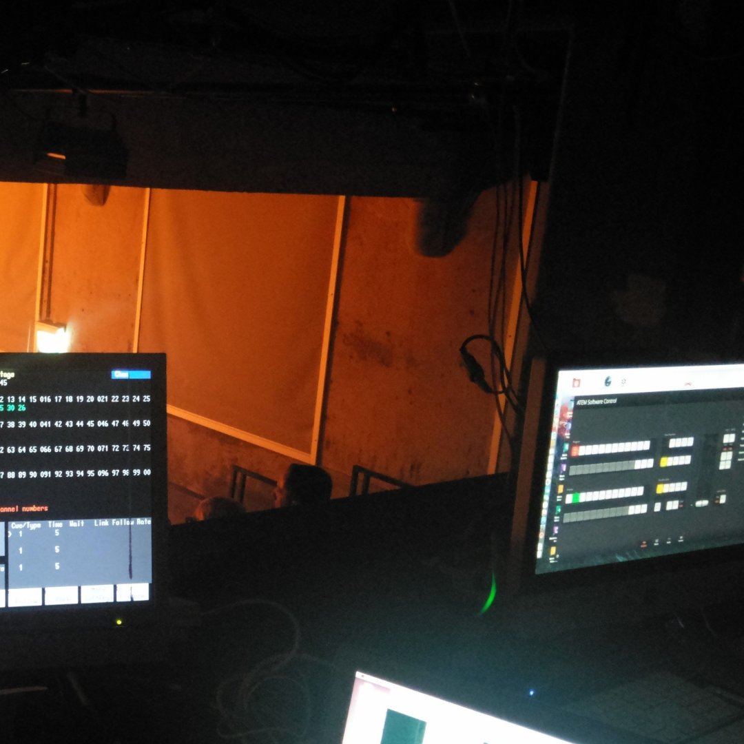 ForcedEnts's tweet photo. Another memory from #FECompleteWorks, this time from @BigJimLD with a layered view of performance on stage and monitor.

#FERecall #FE40 #FECompleteWorks https://t.co/IQCdEQfy0v