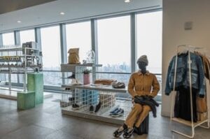 SapoursTech's tweet image. Experience the power of personalization in fashion! 

 In the fashion industry, it&apos;s a game-changer. 76% of consumers say it influences their brand choice, and 78% affect repeat purchases.
bit.ly/3EzI89j

#FashionTech #PersonalizationRevolution