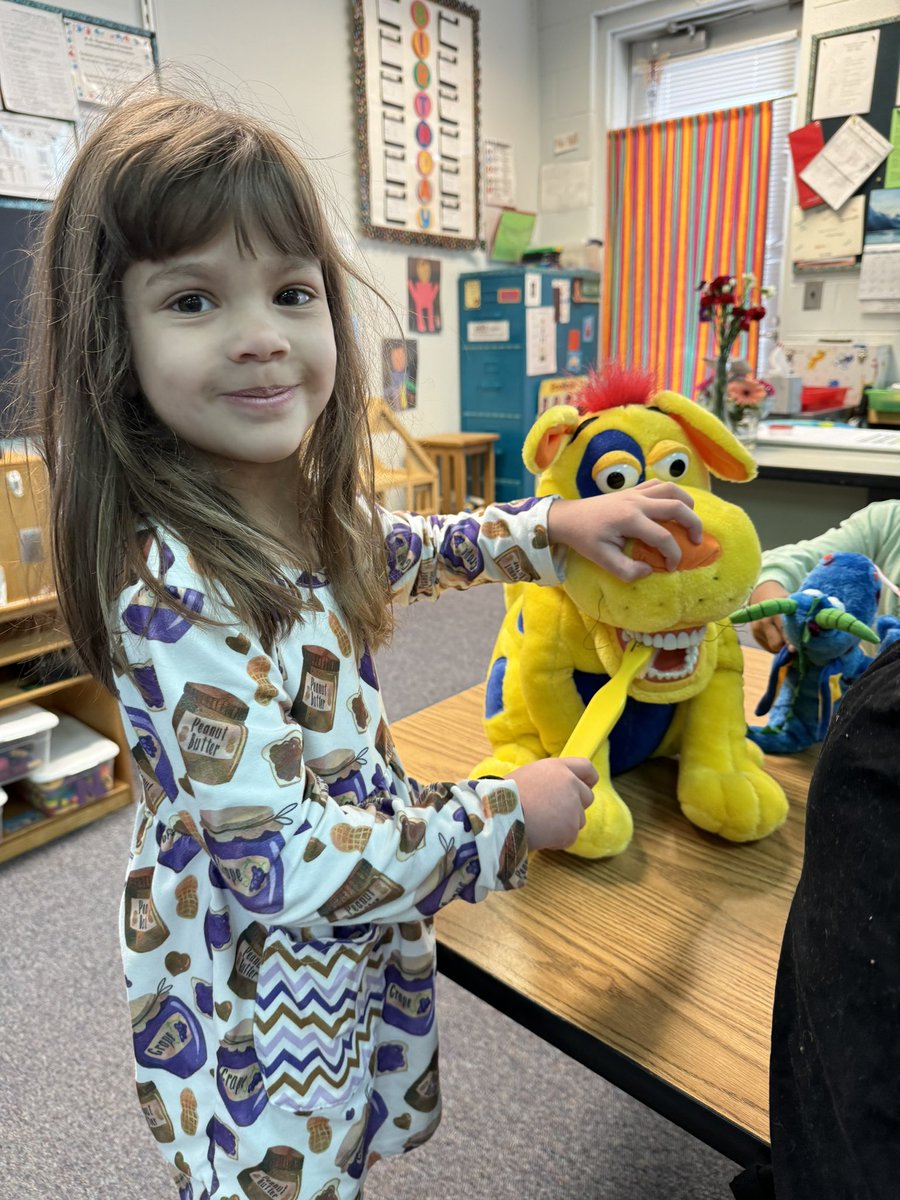 cbbpayne's tweet image. Our PreK students are learning about dental health today at #theBHT! @MACSchools