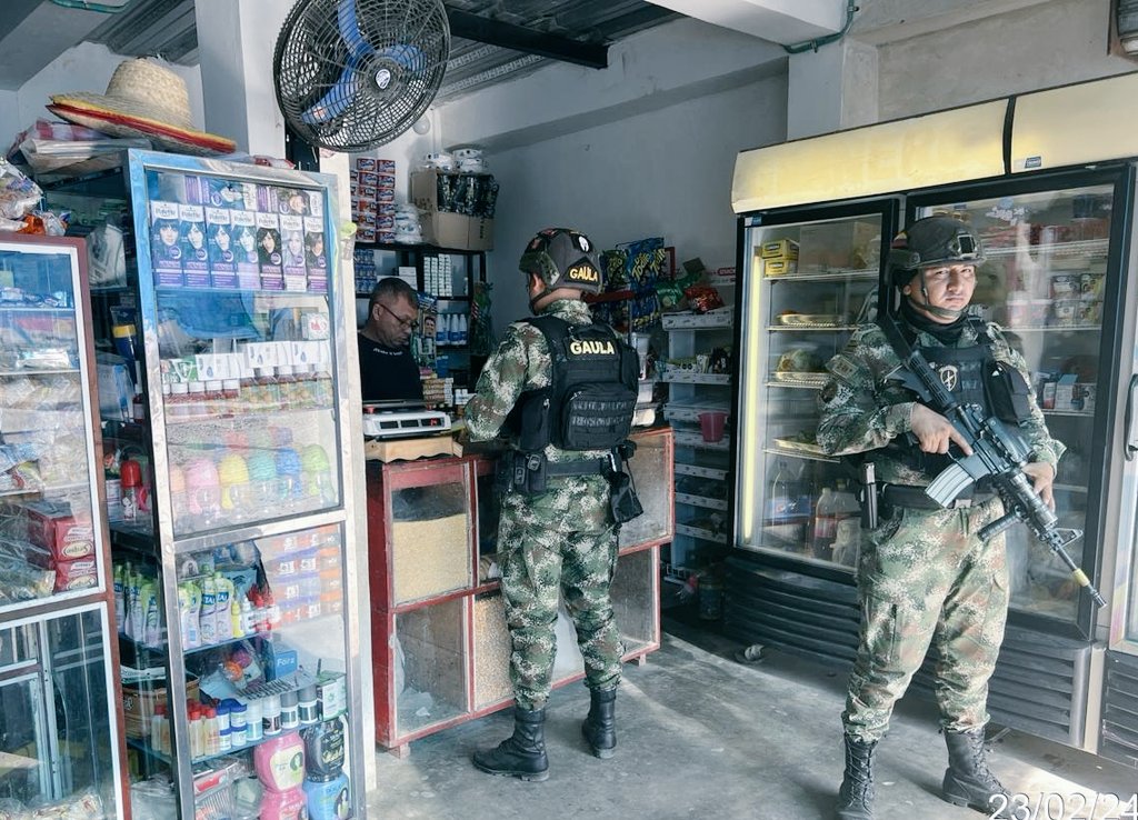 #Gaula Militar Magdalena, en la misión de garantizar la libertad de los colombianos realiza prevención y  plan presencia, municipio de nueva Granada en el Departamento del Magdalena, difundiendo nuestra campaña, #Yo No  Pago Yo Denuncio y la linea gratuita nacional 147