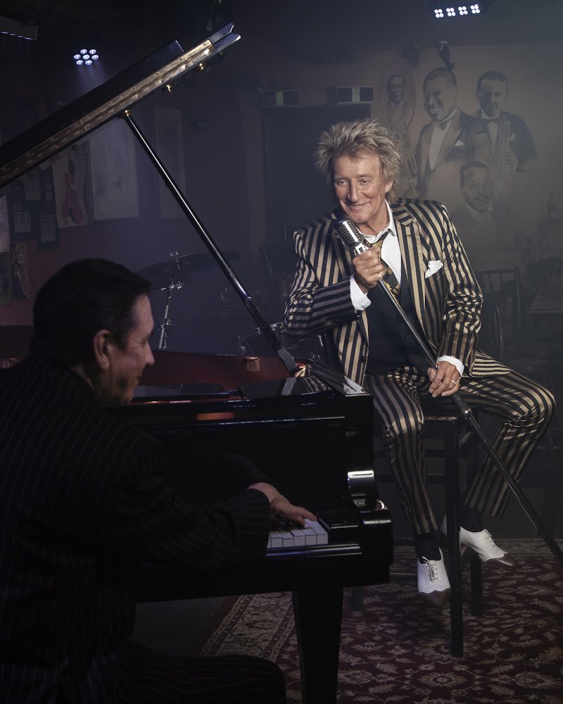 Stephen Foster (@stephenfoz) on Twitter photo FOZ RECOMMENDS : <a href="/rodstewart/">Sir Rod Stewart</a> with <a href="/JoolsBand/">Jools'R&B Orchestra</a> - Swing Fever. Brilliantly arranged covers, sung and played with all the panache youād expect. Pleasantly surprised to see <a href="/thenitinsawhney/">Nitin Sawhney</a> and <a href="/philmanzanera/">Phil Manzanera</a> on production duties. āļøāļøāļøāļø<a href="/DerekNashSax/">Derek Nash</a> <a href="/PhilVeacock/">Phil Veacock</a> <a href="/hmvIpswich/">hmv Ipswich</a> FOZ RECOMMENDS : <a href="/rodstewart/">Sir Rod Stewart</a> with <a href="/JoolsBand/">Jools'R&B Orchestra</a> - Swing Fever. Brilliantly arranged covers, sung and played with all the panache youād expect. Pleasantly surprised to see <a href="/thenitinsawhney/">Nitin Sawhney</a> and <a href="/philmanzanera/">Phil Manzanera</a> on production duties. āļøāļøāļøāļø<a href="/DerekNashSax/">Derek Nash</a> <a href="/PhilVeacock/">Phil Veacock</a> <a href="/hmvIpswich/">hmv Ipswich</a>