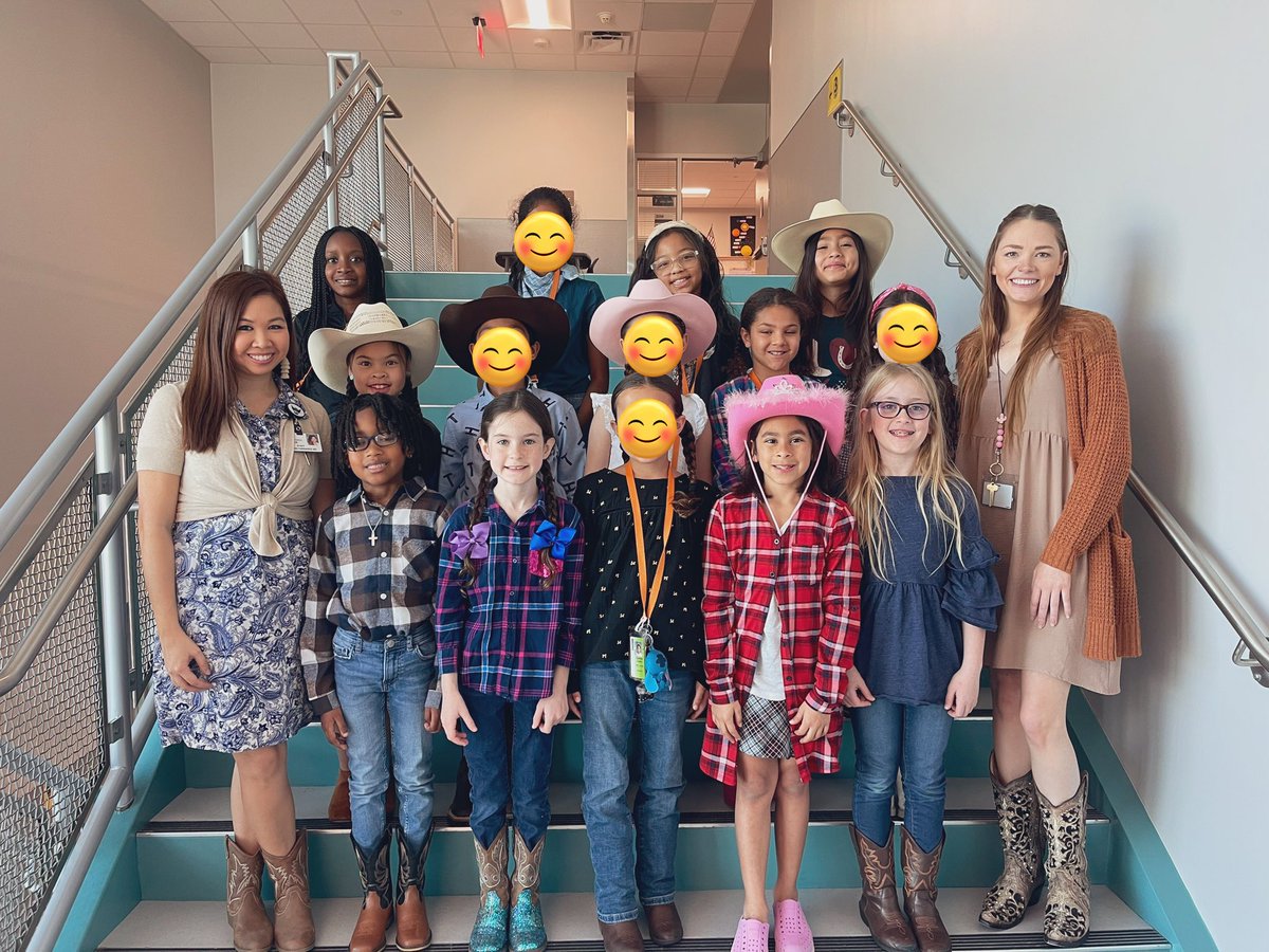 Go Texan day! Love these cowboys and cowgirls 🤠 <a href="/cfisdmcgown/">@cfisdmcgown</a> #OwlAboutTheBest <a href="/MrsBui3/">Donna Bui</a>