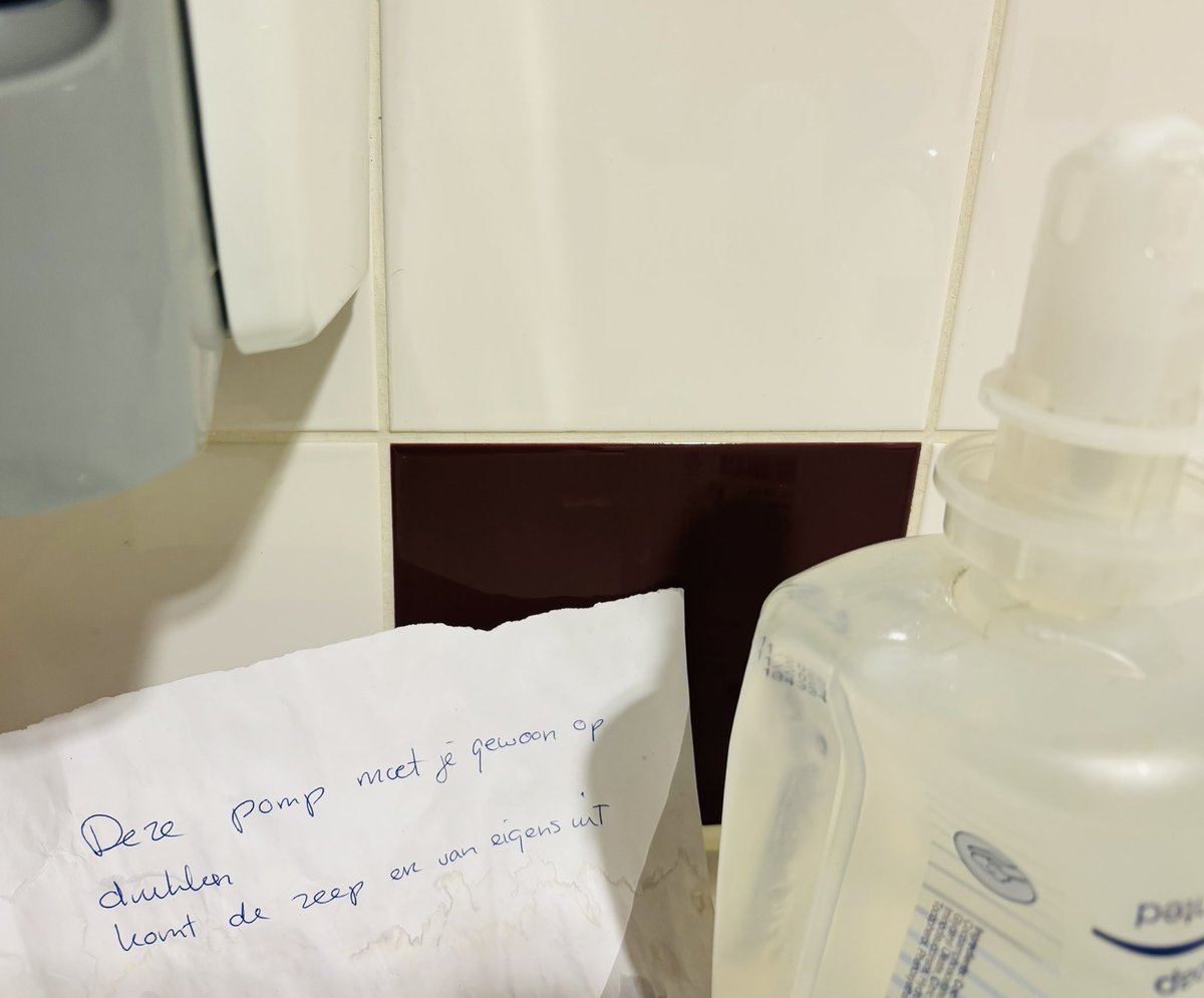 Het pompje van de handzeep🧴is defect ⚠️ #brabanders lossen dat gewoon eigenhandig op. #vaneigens 🫧🫧