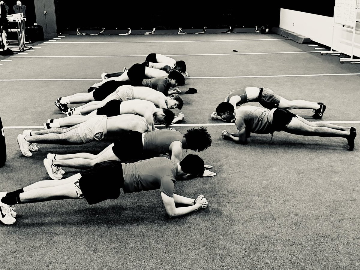 Good teams do all that is asked of them, are on time and finish every rep. Great teams do extra reps, are player led and challenge each other to reach heights that aren’t possible to reach alone. ⁦@FootballBrophy⁩ ⁦@BrophyStrength⁩ ⁦@jason247scout⁩
