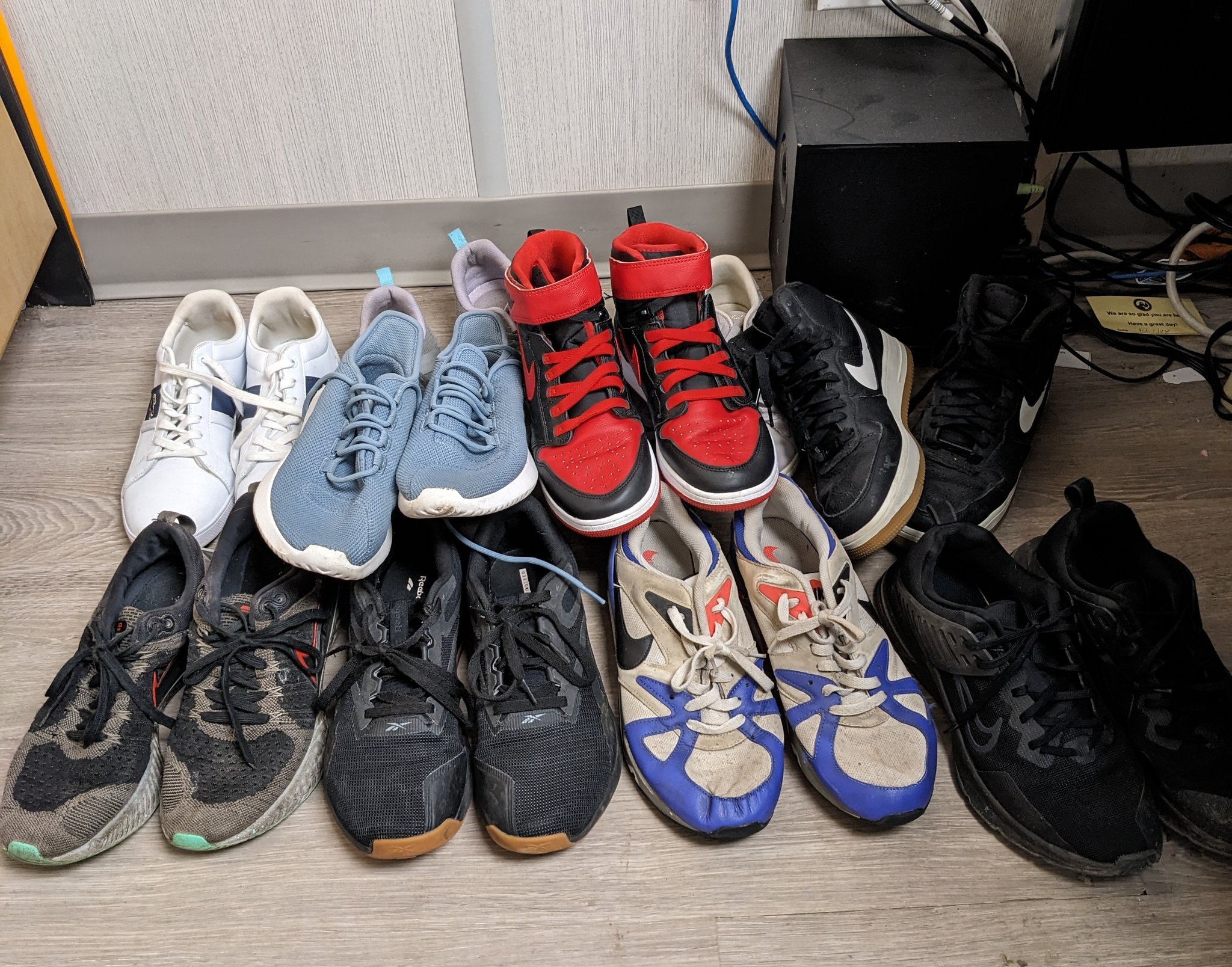 Lightly store used shoes