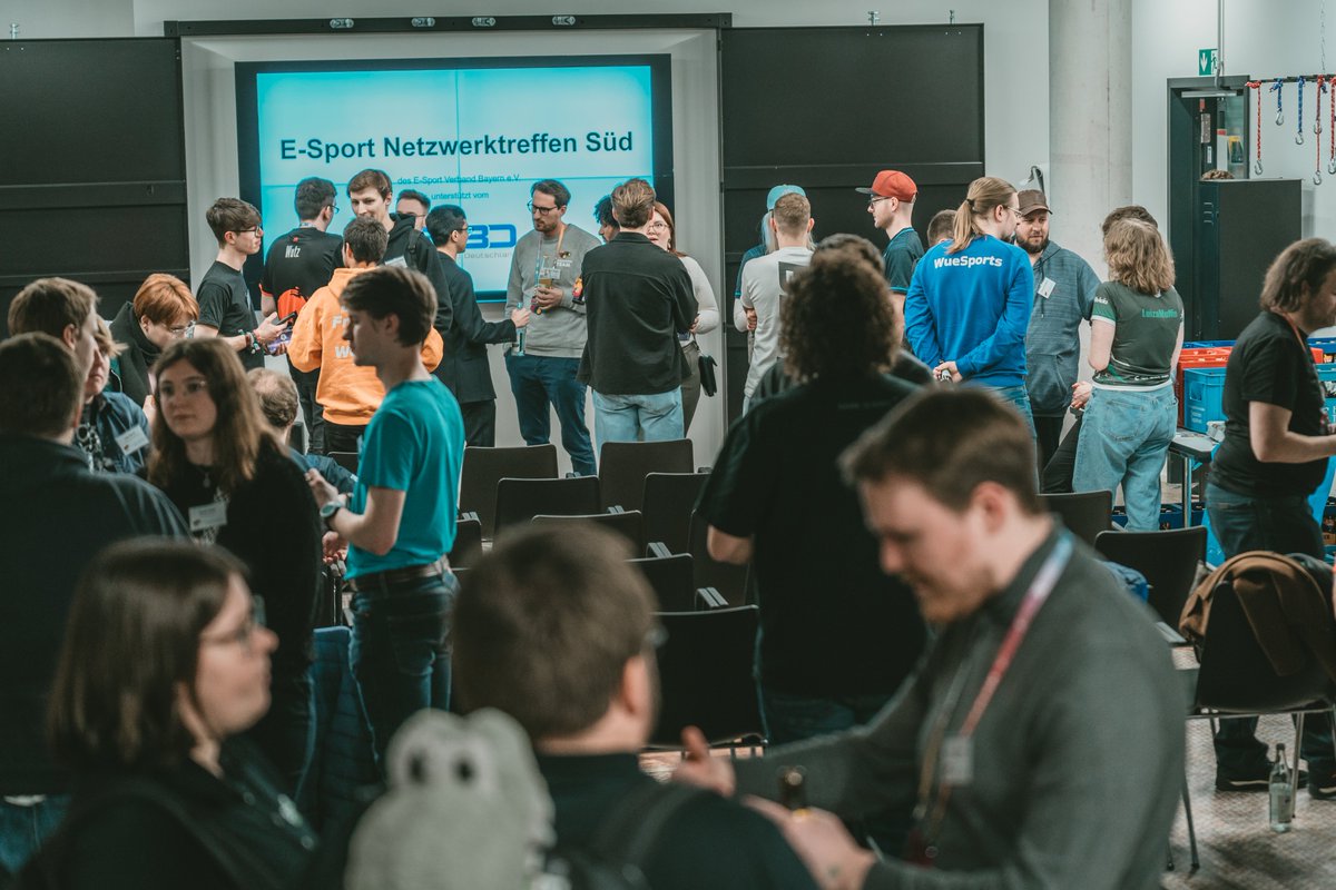 Was für ein Auftakt für den E-Sport in Bayern! 🎮

Passend im Gaming-Rahmen der <a href="/ggbavariacon/">GG Bavaria</a> haben wir uns mit Branchenvertretern und der Politik aus Bayern unterhalten und unsere E-Sport-Needs äußern können. ✍️

Vielen Dank an alle Teilnehmenden! 💙