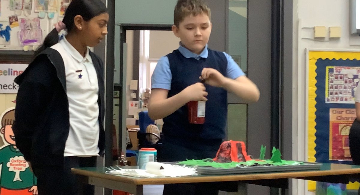 IbroxPrimaryP6T's tweet photo. Well done P.6/5, you gave a brilliant performance during our class assembly! ππΌπ¬π#sharingourlearning #proudteacher https://t.co/RCUNvZhJxx
