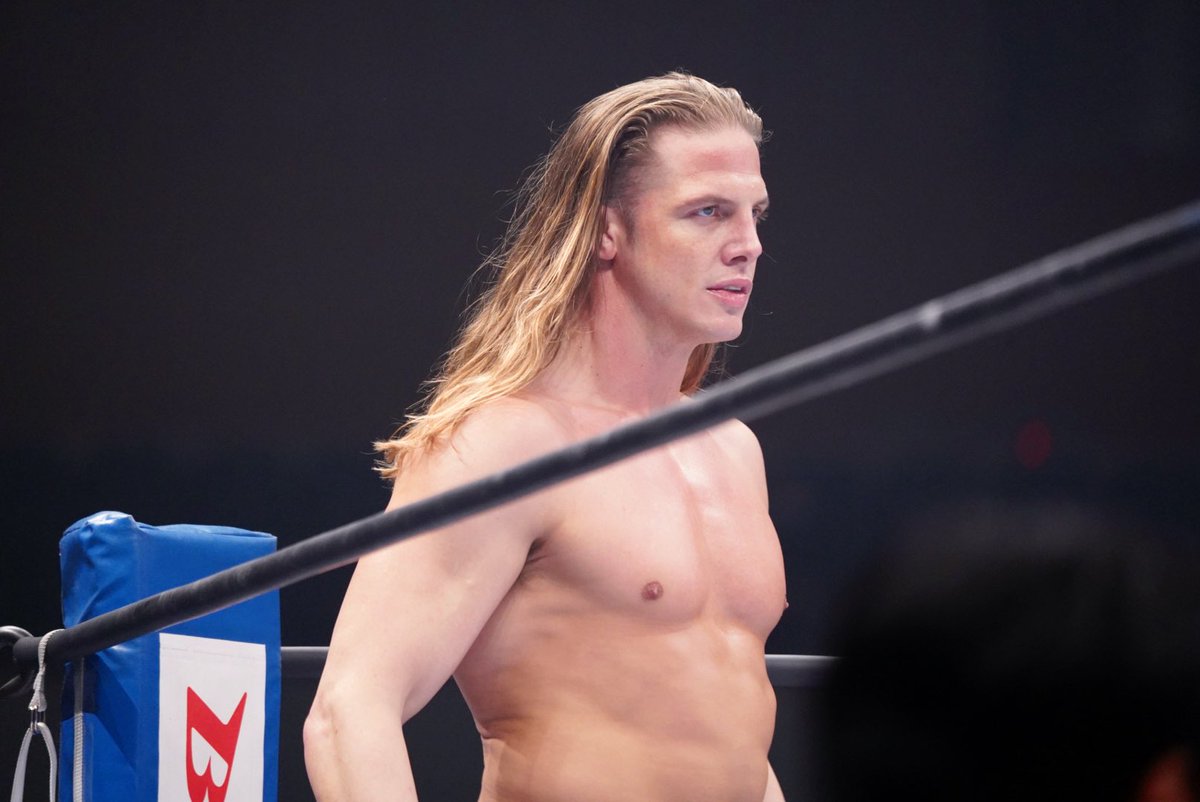 顔がよすぎて何度も「顔がいい…」って声に出してしまったマット・リドルくん

#njpw #njnbg #MATTRIDDLE