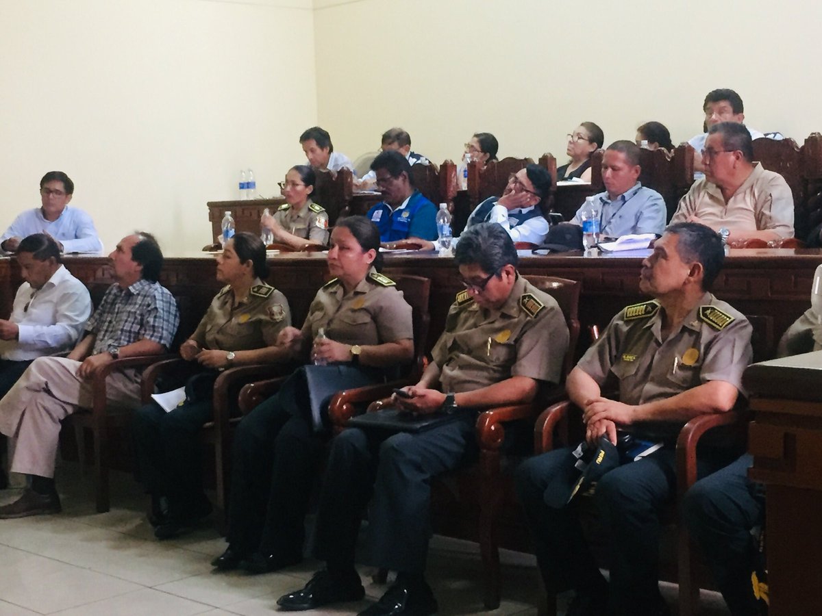 limaestemancomu's tweet photo. PONEN EN MARCHA MESA TÉCNICA MULTISECTORIAL DE SEGURIDAD CIUDADANA Y VIOLENCIA FAMILIAR EN LIMA ESTE 2024🚨👨‍👩‍👧‍👦🚔👮🏻‍♀️
Con el objetivo de trabajar acciones integrales con enfoque territorial Mancomunidad, PNP, Ejecutivo y Operadores de Justicia en bien de la población #LimaEsteUnida🤝 https://t.co/BzYtXTFnvI