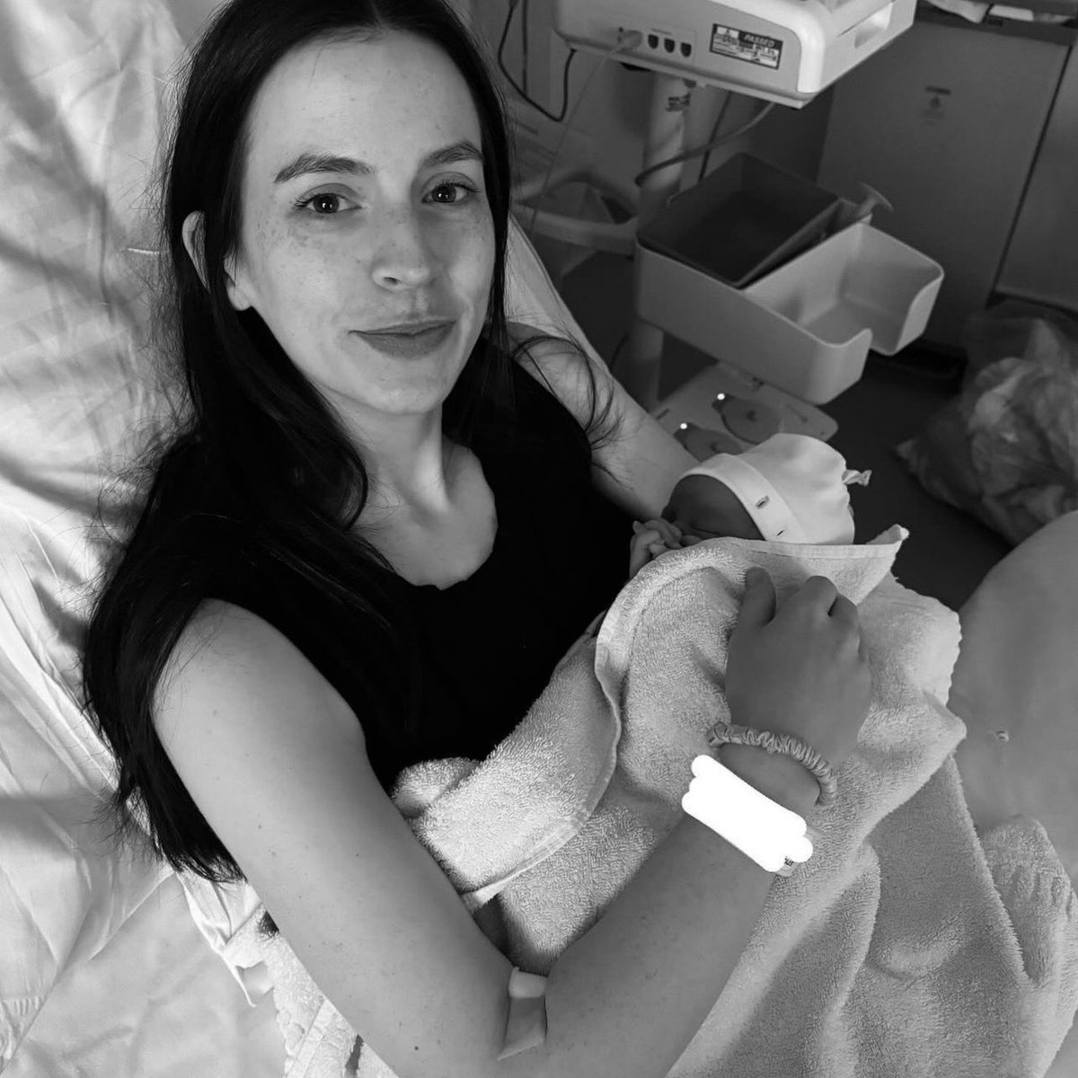 GoldenGirlyyy_'s tweet photo. HARRY IS AN UNCLE! 
Congrats to Gemma &amp; Michal On Being  Parents To A Healthy Baby GIRL! 🩷👶🏼🎀 (PLEASE RESPECT THEIR PRIVACY! I know it’ll be floored with comments asking to post a picture with Harry &amp; The baby, when the time is right she will) 

#HarryStyles #uncleharry #fyp https://t.co/QNx0W0NWTC