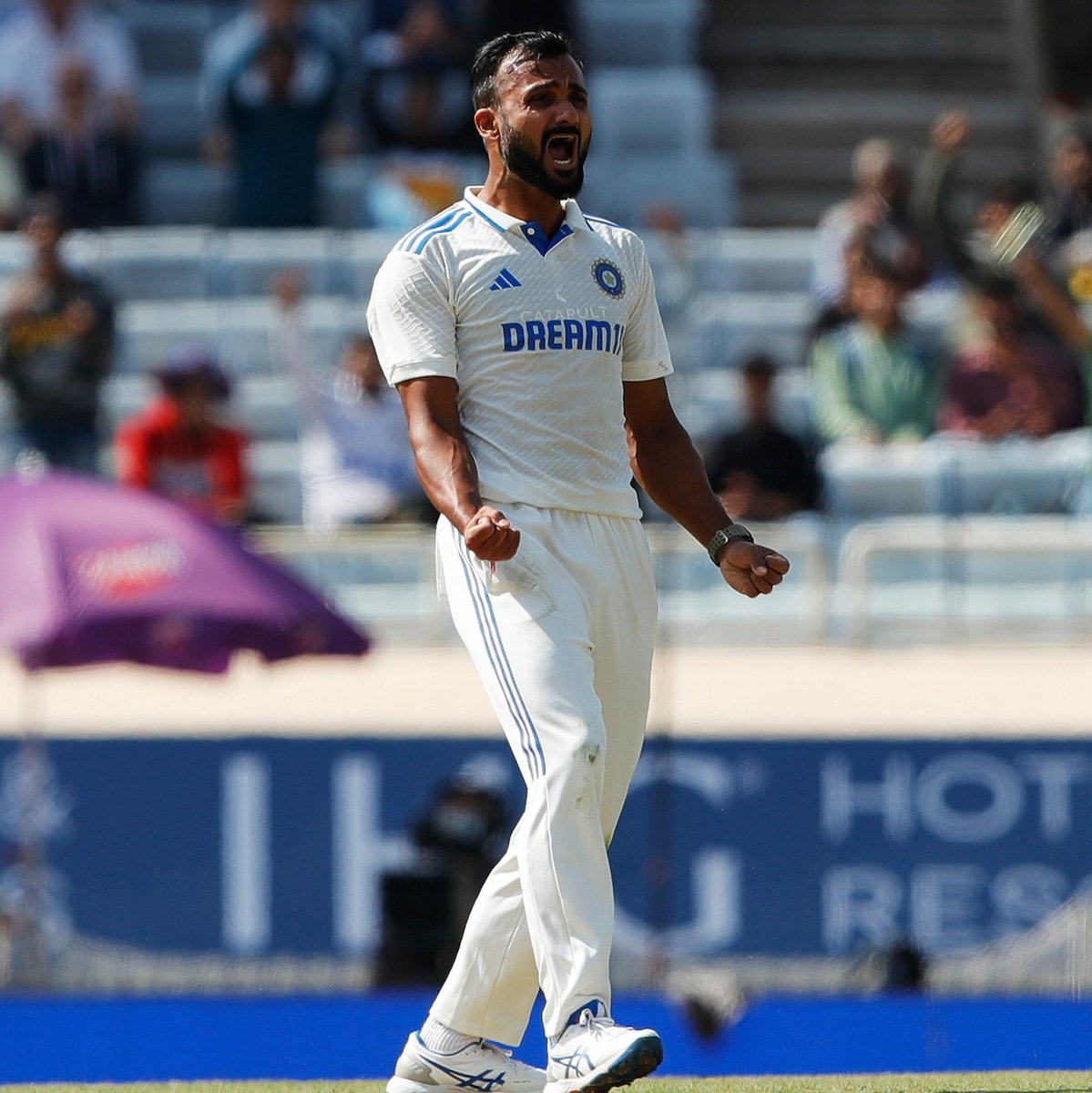 prat1204's tweet photo. A piece on Akash Deep's searing debut spell in Ranchi and how it traces back to the pacer's faith in his inswingers, distinct practice sessions and even some amla (gooseberries)!

🔗https://t.co/wRV36v0HR1 https://t.co/sT01cjYK2k