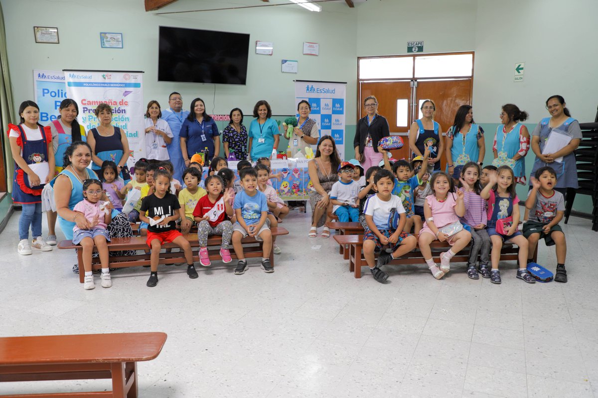 EsSaludPeru's tweet photo. El Policlínico Pablo Bermúdez realizó una campaña de salud infantil en el Centro Educativo Modelo de #EsSalud, educando a los niños sobre alimentación, higiene, cuidado dental y salud emocional, como parte de una estrategia preventiva que visitará más colegios en Jesús María. https://t.co/KaOzp4vZr1