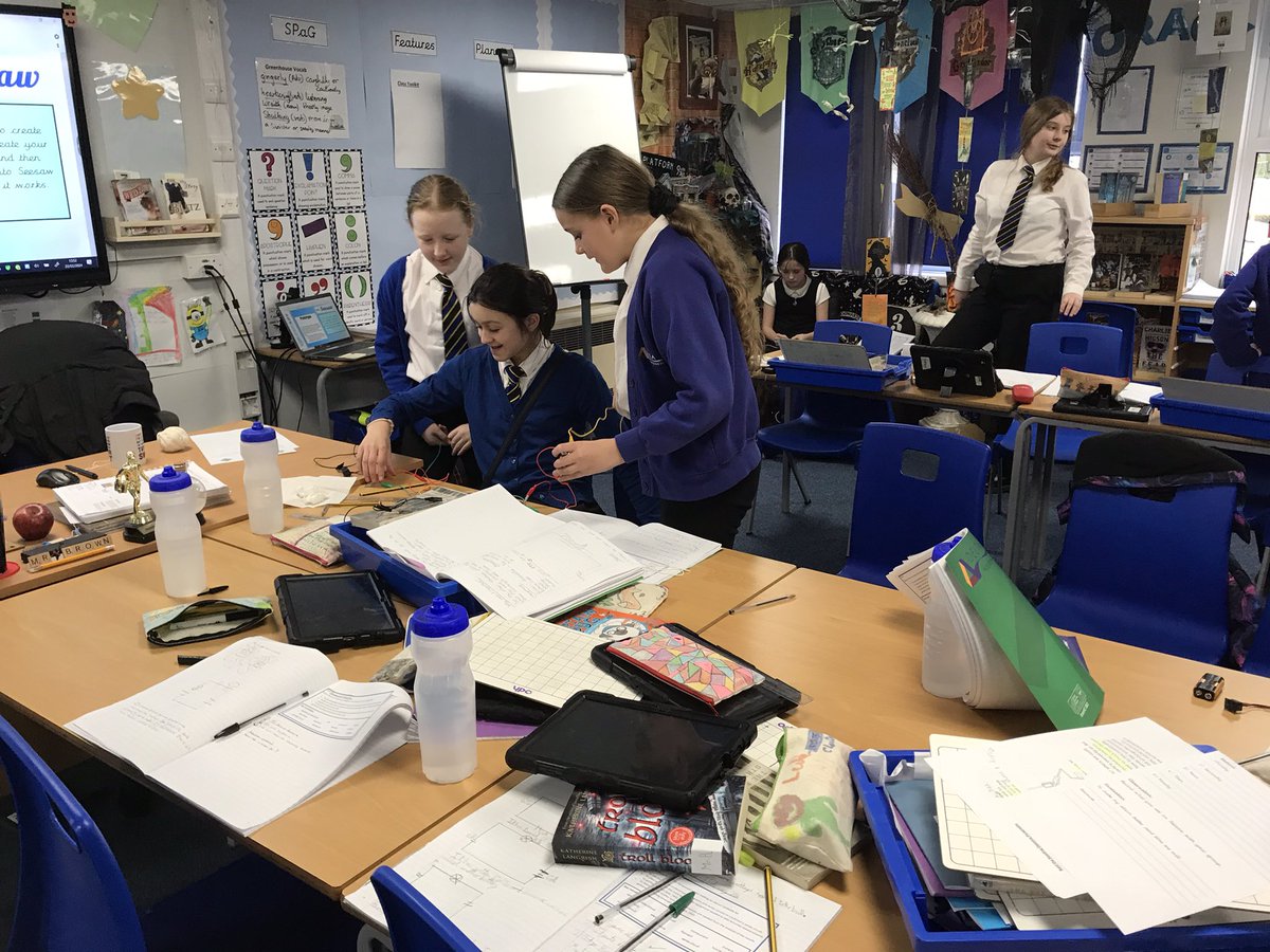 This week we looked at making our own burglar alarms to protect the TypeX coding system used during World War II #wybersscience we are scientists! 🧪
