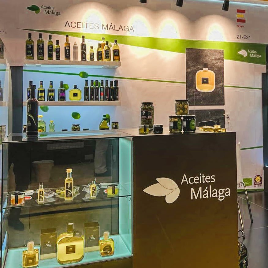 aceitesmalaga's tweet photo. Estamos en Gulfood 2024 en Dubai! 🎉🌟 
Aceites Málaga situado en el stand Z1-E31, ubicado en la hall de Fats and Oils. 🌿✨ El CEO con nuestro Comercial  representando lo mejor de nuestra empresa y compartiendo nuestra pasión por los aceites de oliva de calidad. 🌿🏆 https://t.co/pJva2zEBnv