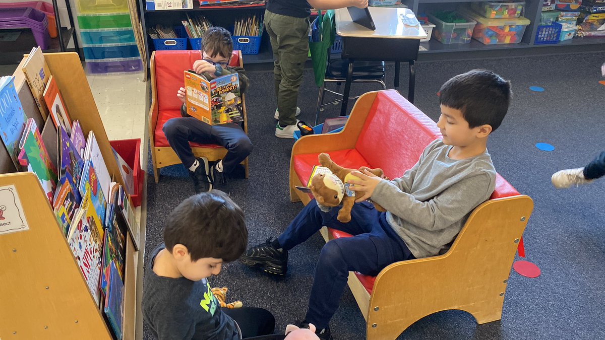 MrsCosRoom's tweet photo. Always lots of learning going on in Ms. Urban's room! https://t.co/dUmniWI2LL