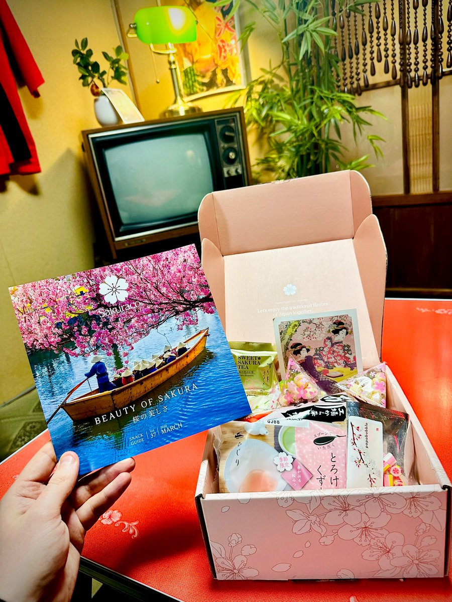 Wahey! Every year the Cherry Blossom edition of the Sakuraco snack