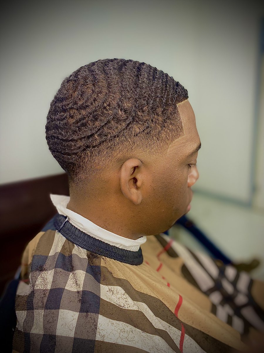 Certified_waver's tweet photo. Been A a while 👑🌊
#360waves #waver #spinning https://t.co/E4bg7b2CmH