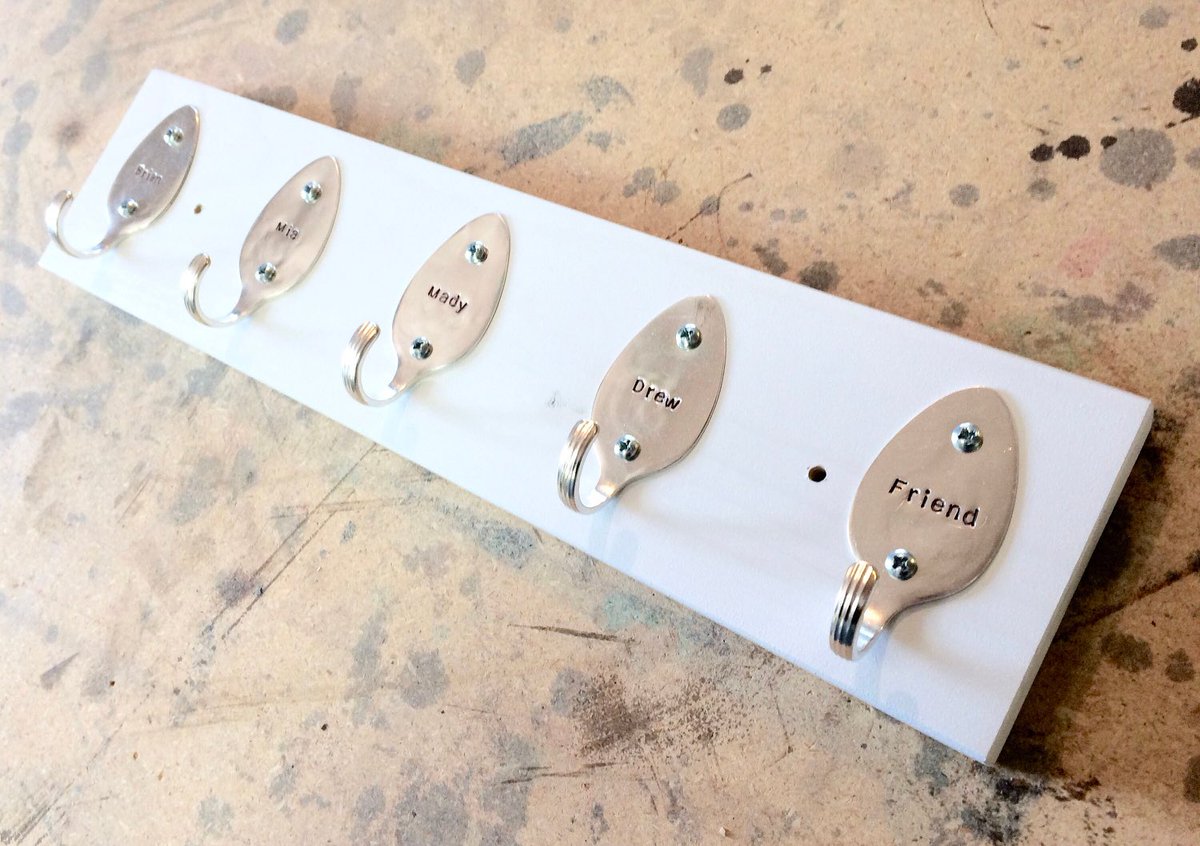 jjevensen's tweet image. Key rack made with upcycled spoons stamped with names or key tags! jjevensen.etsy.com/listing/119486… #spoonart #personalized #keyhook #keyrack #label #rack #keys #organize #jjevensen #etsy