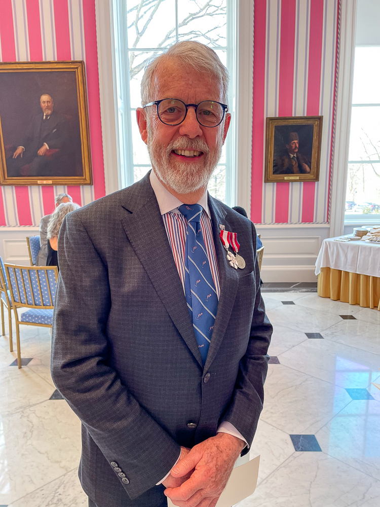 Named to the Order of Canada in 2020, #TeamUHN’s Dr. Heather Ross and Dr. Michael Jewett were finally  invested into the Order of Canada yesterday!

Dr. Ross is recognized for her work in heart transplant/failure and Dr. Jewett  for his research in urologic cancers.