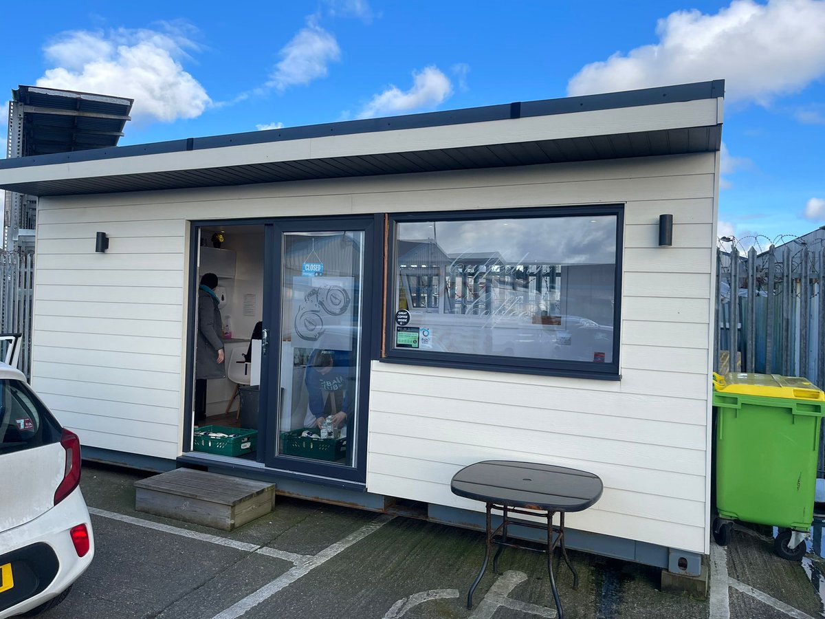 Friend of mine is selling this unit, it has been used as a coffee shop on an industrial estate for a few years but is looking to sell as he now has permanent cafe’s. Great as a startup unit or for something similar. Please DM for info. 
RT would be greatly appreciated