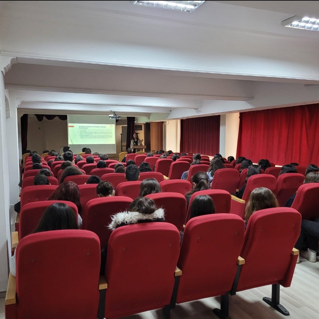 AydOrman's tweet photo. Nazilli Ilçemizde Kontrol Görevlileri tarafından ilçemizde bulunan ortaöğretim kurumlarında, öğrencilere 'Gıda Okuryazarlığı ve Etiket Okuma' eğitimi verildi. #tarımveormanbakanlığı #Aydınvaliliği #yumaklıibrahim #ibrahimaltıntaş #yakupcanbolat #nazilli #gıdaokuryazarlığı #gıda https://t.co/CisFxErYeX