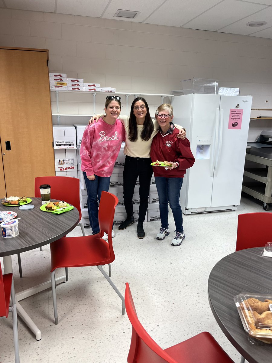 A special breakfast with friends😻
#BeachAtOurBest
<a href="/ptbeachsuper/">Will Smith</a>