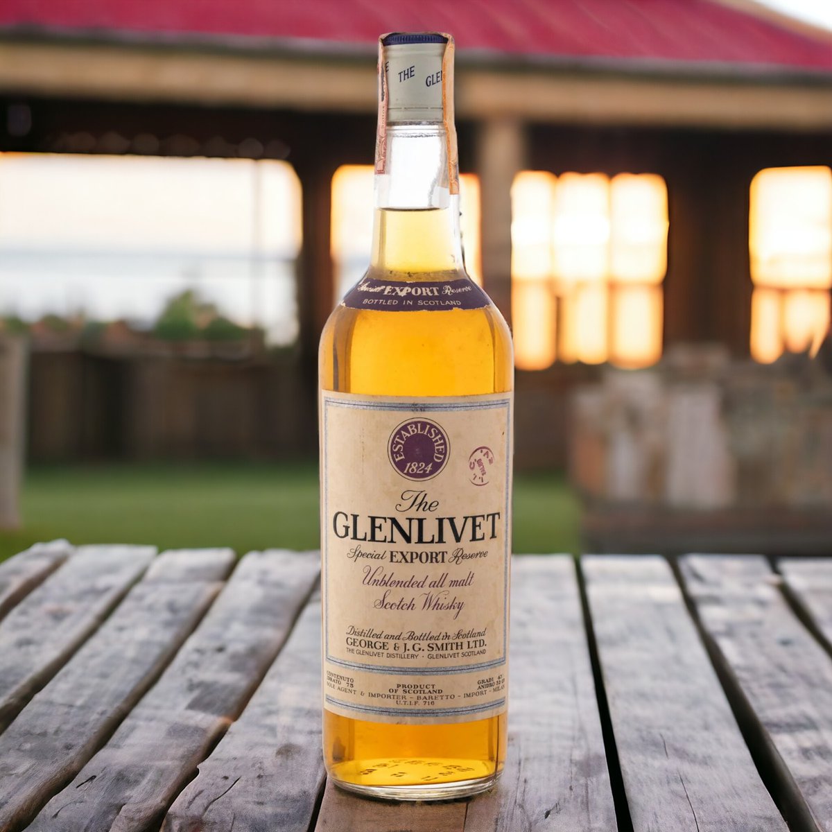 The Glenlivet Special Export Reserve is a timeless Speyside single malt bottled in the 1970s. A piece of whisky history at Rue Pinard! #whiskycollector