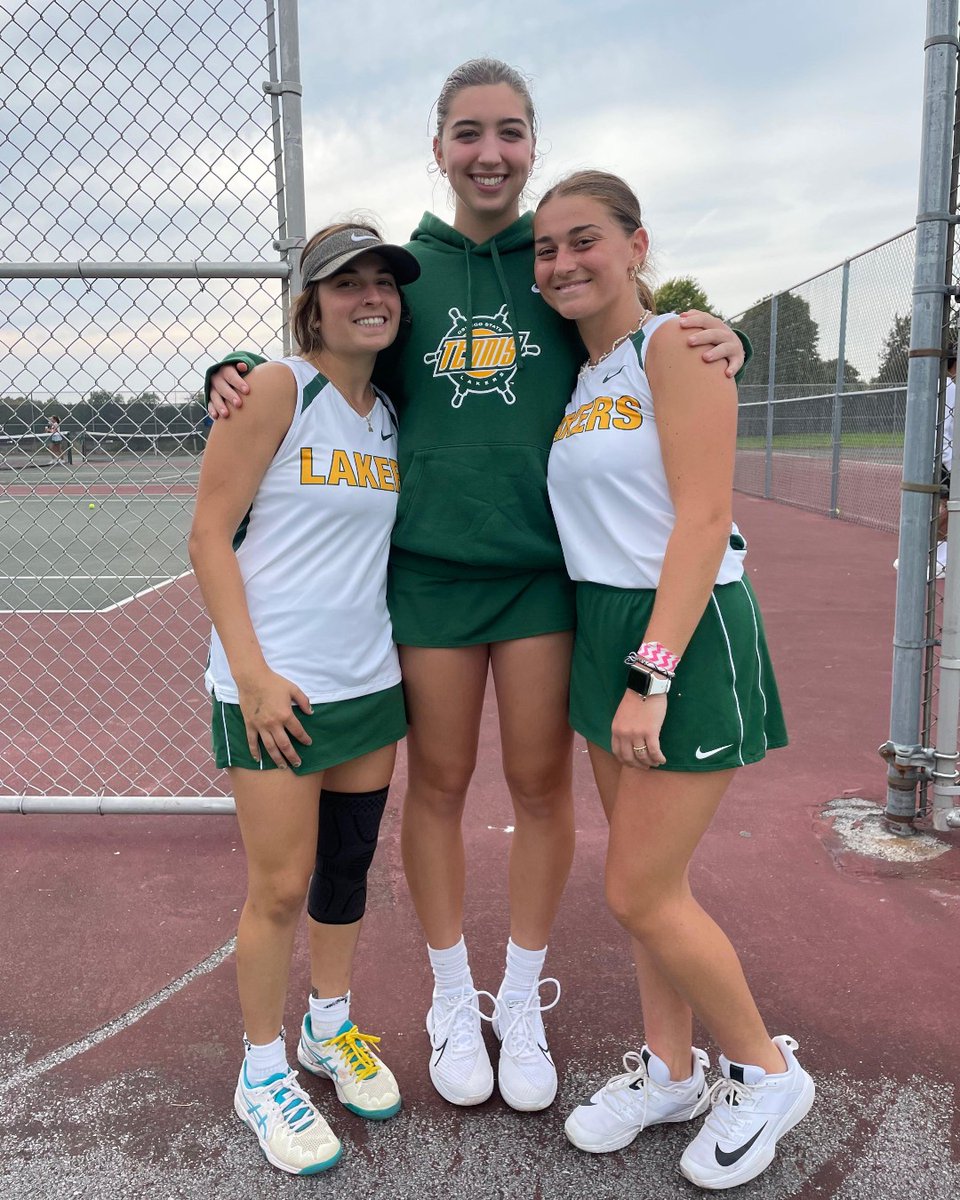 Happy Green and Gold Friday from these three Lakers on the women's tennis team! 💚🎾 Tag us in your posts to be featured! #SUNYOswego #GoOswego