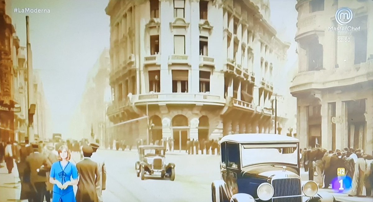 Hola <a href="/Pennypol/">El Madrid desaparecido de Penny y Julio Gª. Moutón</a> , podríais ayudarme a reconocer este cruce de calles en Madrid..? Lo echan al principio de "La Moderna" en <a href="/rtve/">RTVE</a>