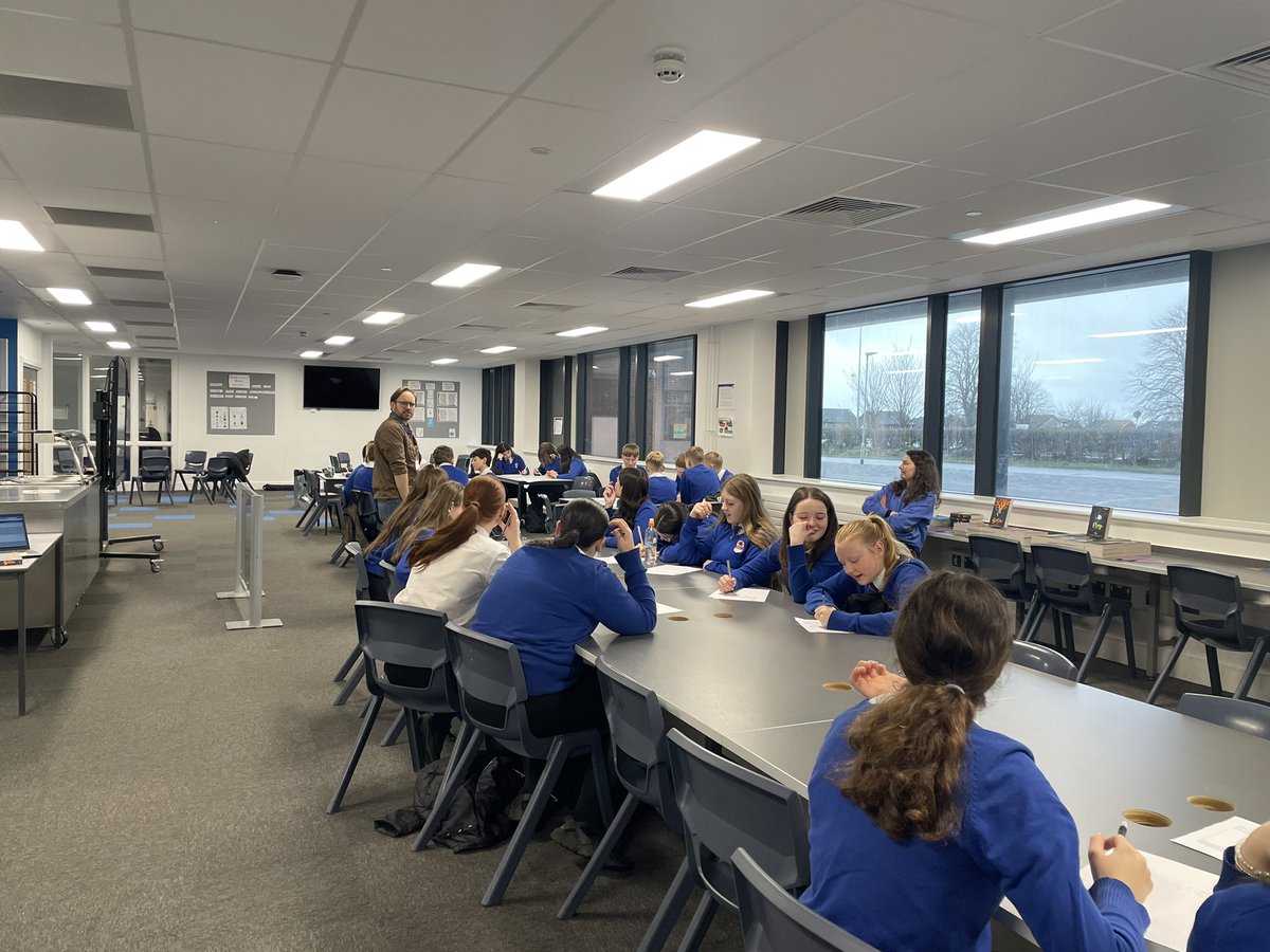 Miss Maslin 📚 tweet media